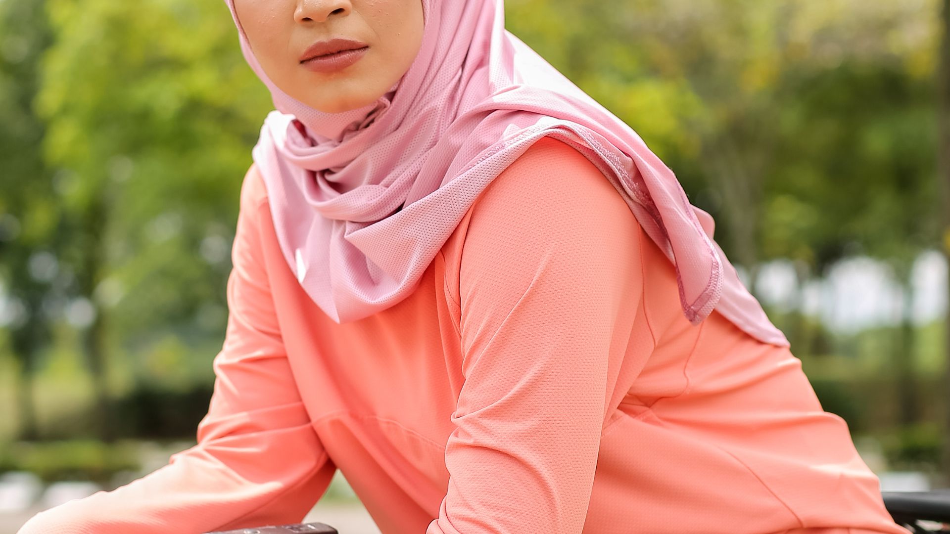 | numa | modest active wear