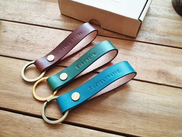Leather Key Holder Personalised Gift (3).jpg