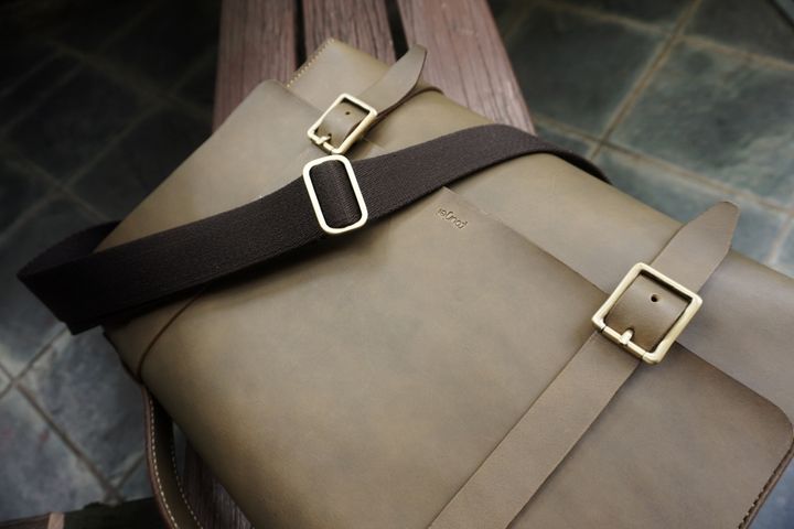 Men's Leather Messenger 2 (1280x853).jpg