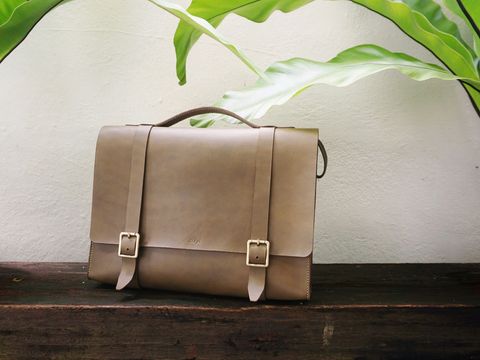 Men's Leather Messenger (1280x961).jpg