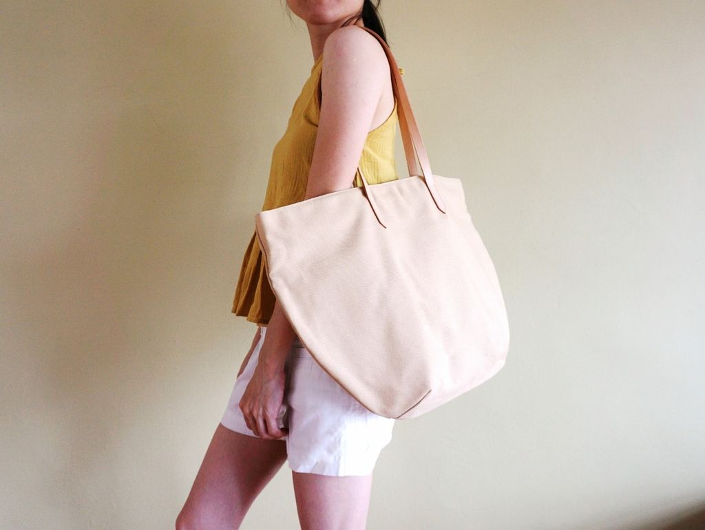 Studio tote medium - Khaki (1).jpg