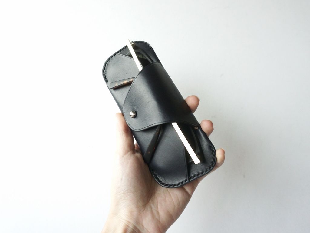 Sunglasses Case - Jet black.jpg