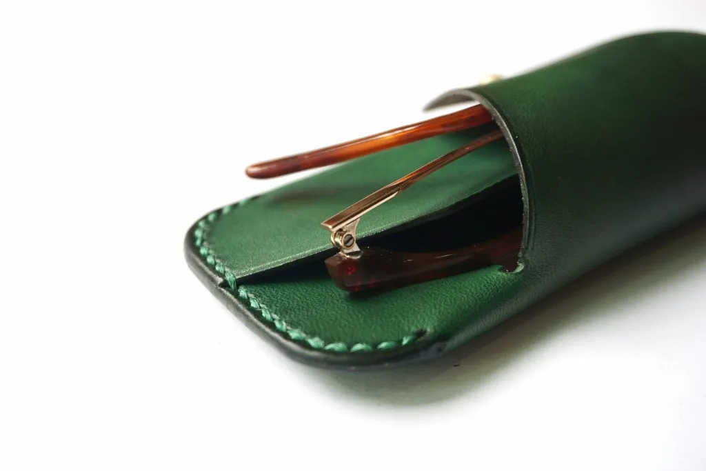 Sunglasses case - Forest green (1).jpg