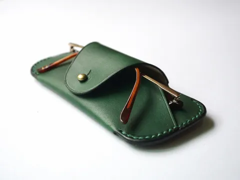 Sunglasses case - Forest green (11).jpg