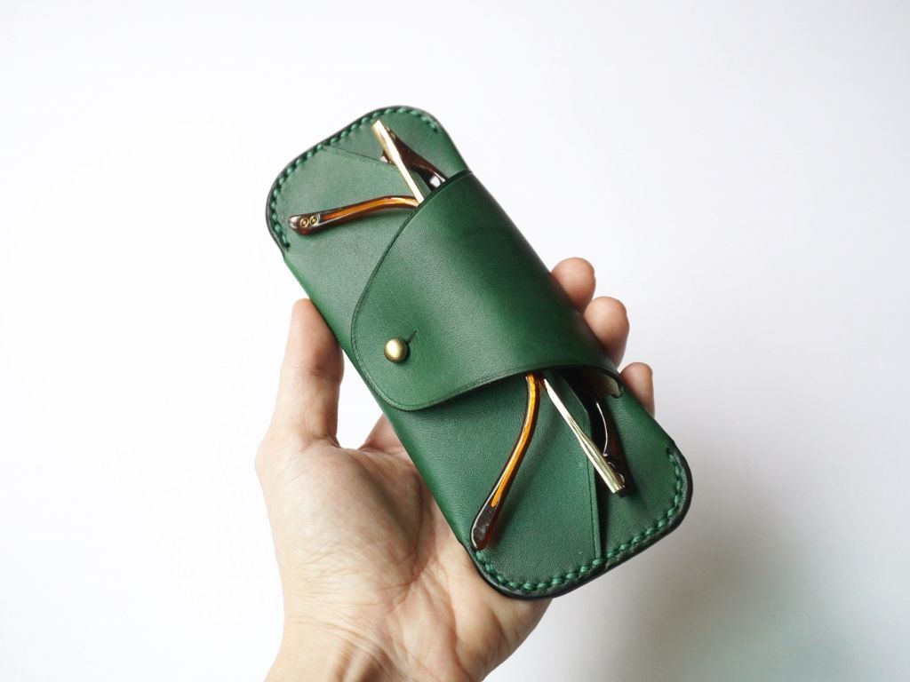 Sunglasses case - forest green.jpg