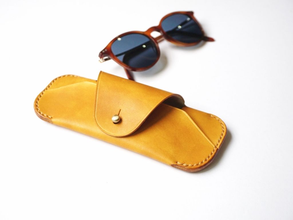 Sunglasses case - Yellow ochre (3).jpg