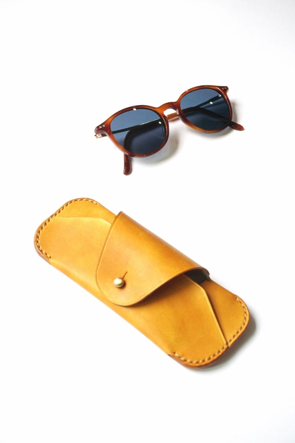 Sunglasses case - Yellow ochre (4).jpg