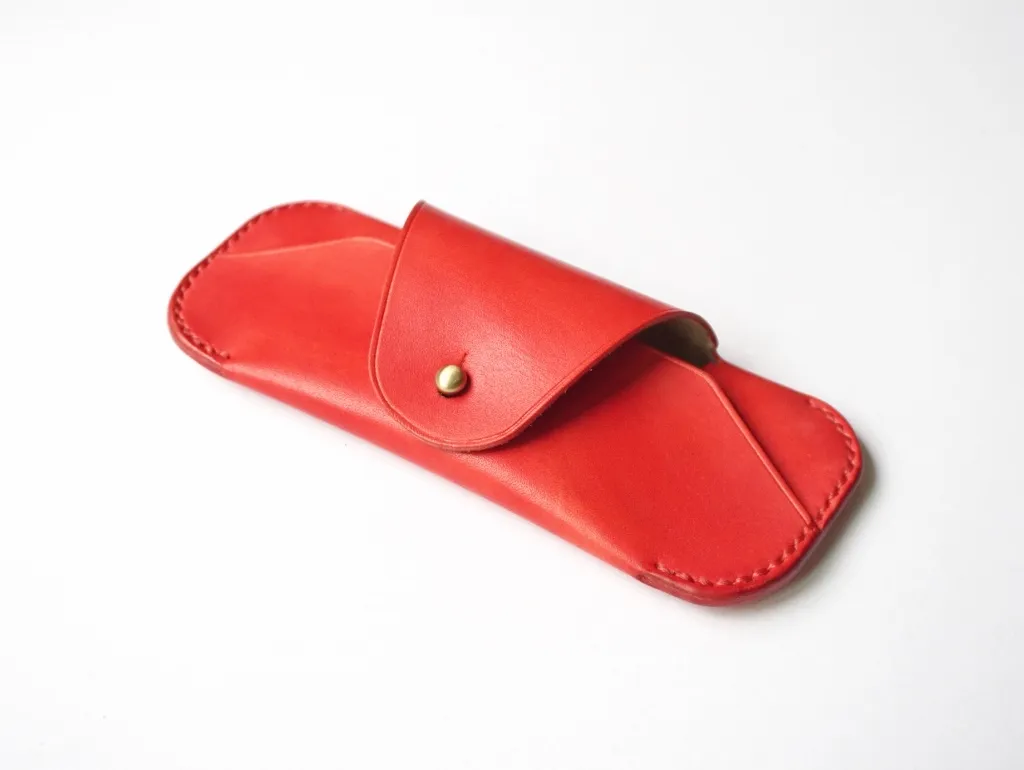 Sunglasses case - neon red (5).jpg