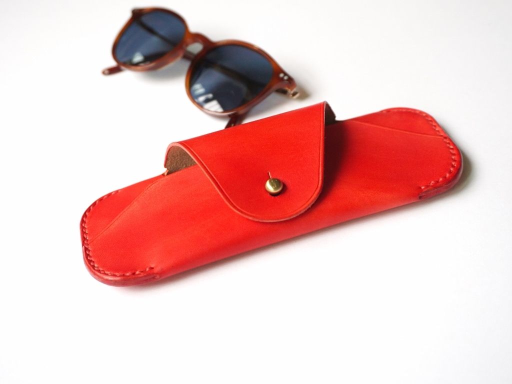 Sunglasses case - neon red.jpg