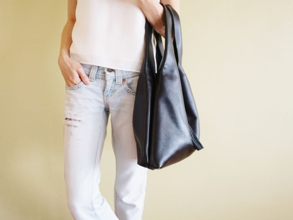 Leather Hobo Bag Black (2)