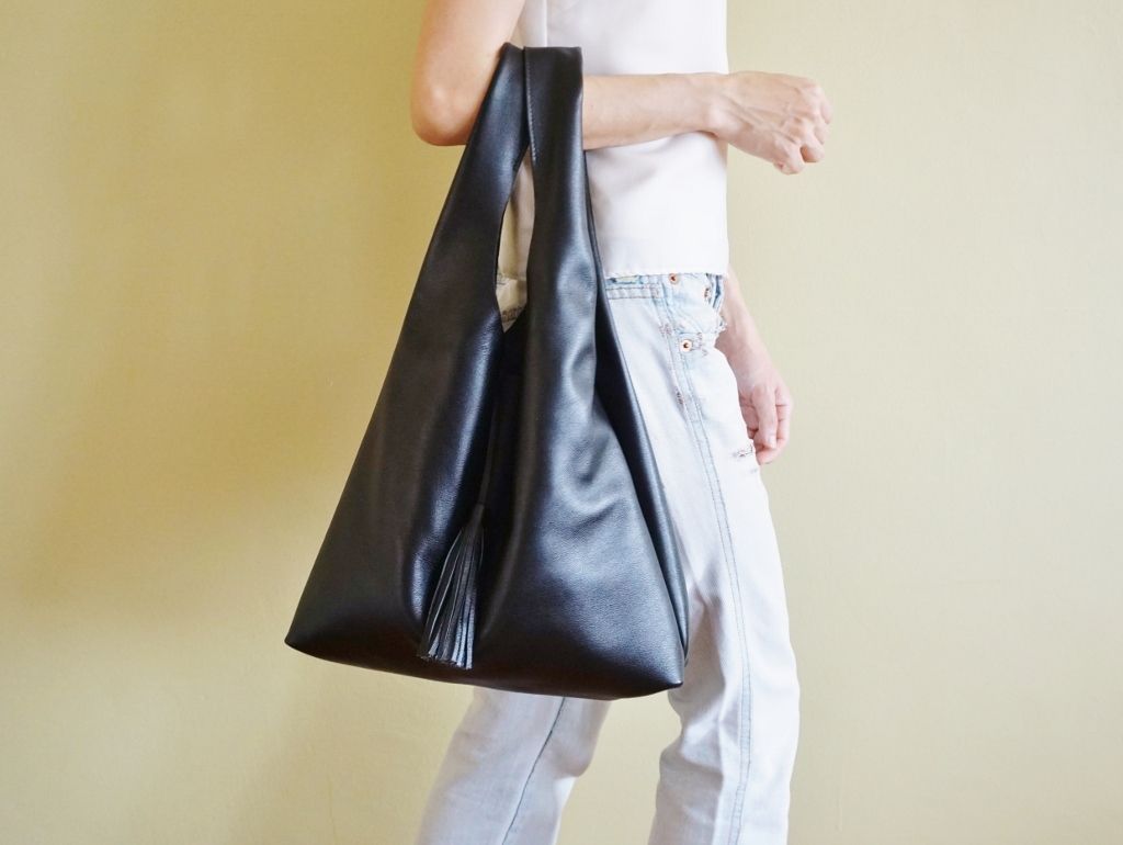 Leather Hobo Bag Black (3)