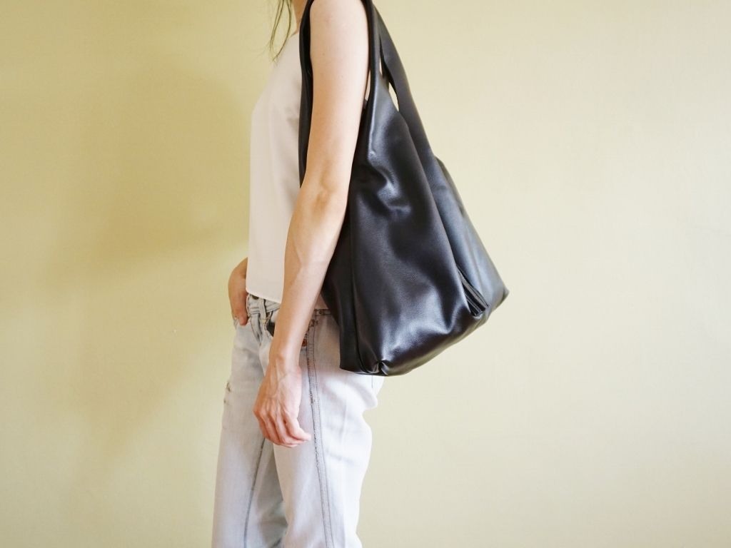 Leather Hobo Bag Black (7)