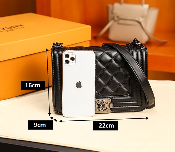 Embroidered Rhombus Handbag10.jpg