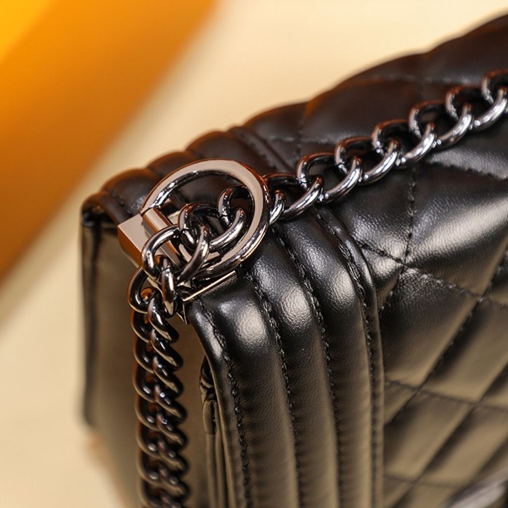 Embroidered Rhombus Handbag17.jpg