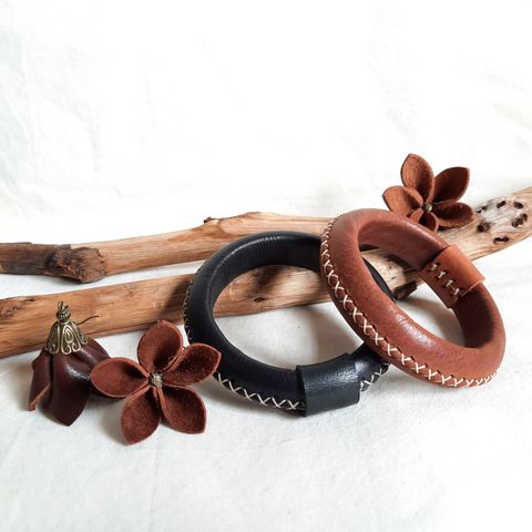 HA11S Wood Leather Wrrapped Bracelet 01.jpg