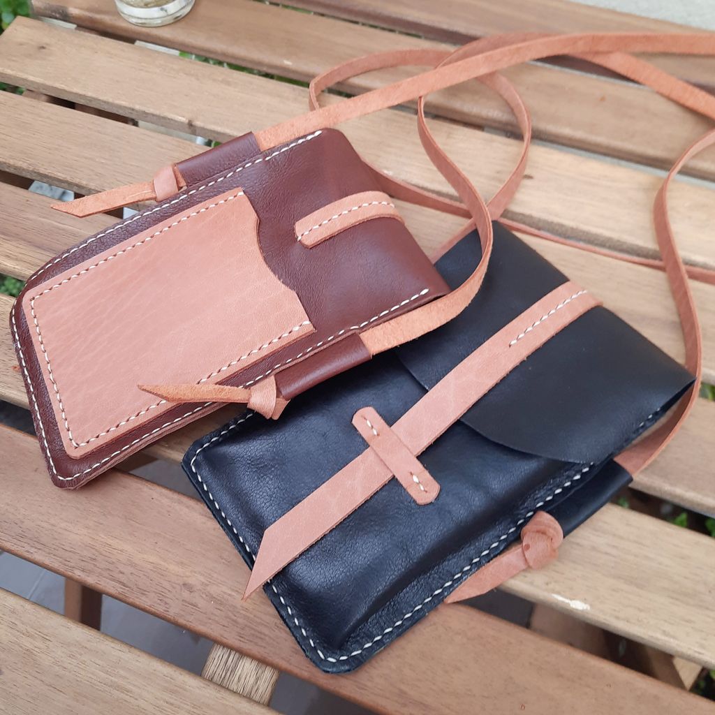 SIMPLE LEATHER PHONE BAG Kinies