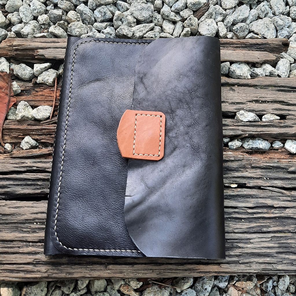 LEATHER A5 NOTEBOOK COVER 3.jpg