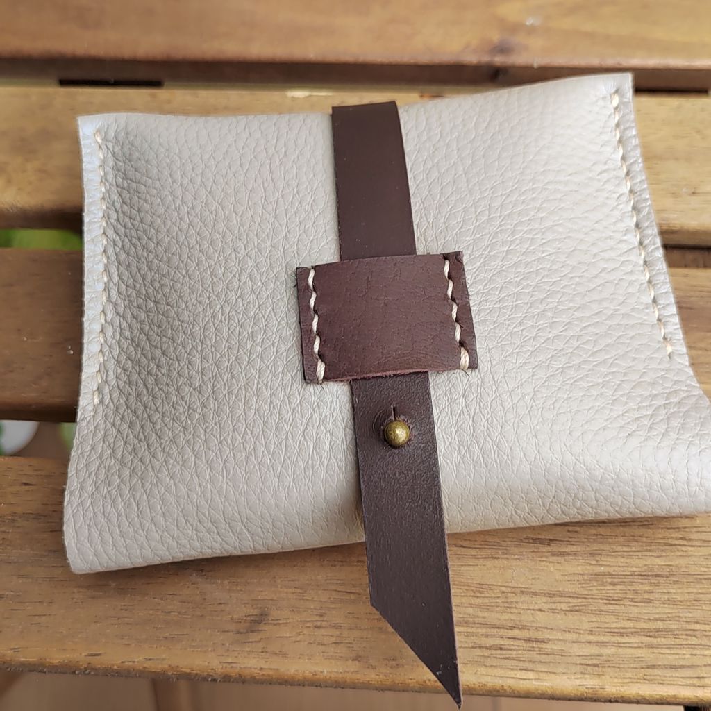 LEATHER SANITARY PADS HOLDER Kinies