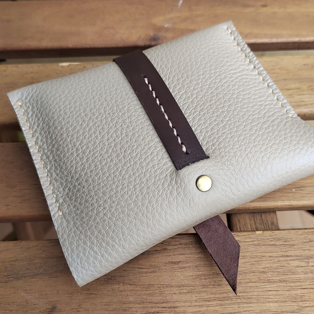 LEATHER SANITARY PADS HOLDER Kinies