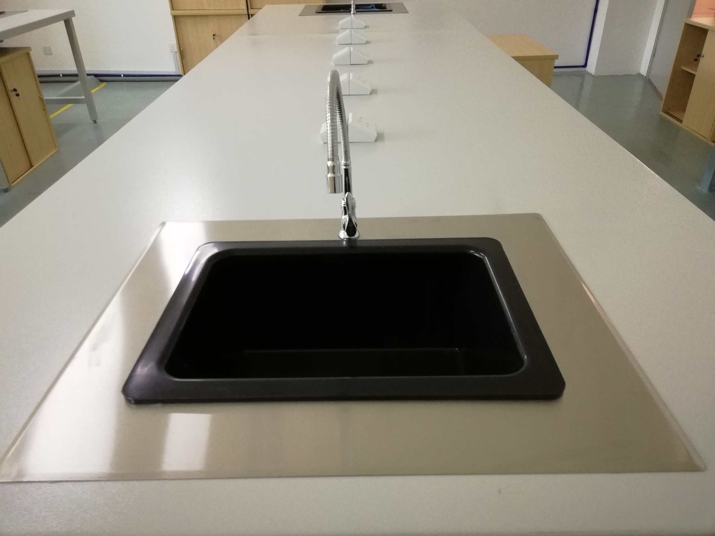 Stainless Steel Metal Laboratory Bench Table Dhe Tech Enterprise