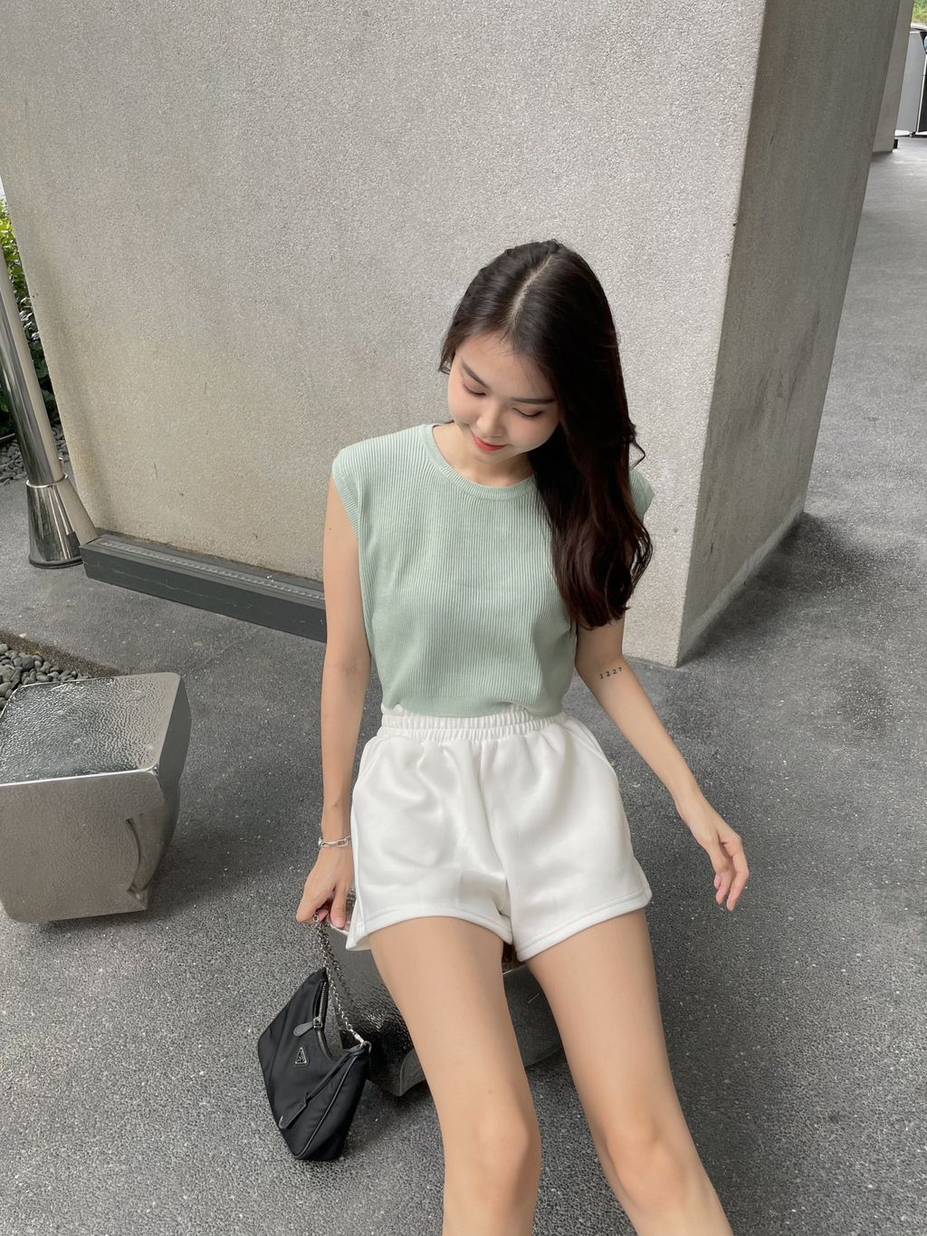 B4D90499-56EC-47CA-91D6-44F6543402F0