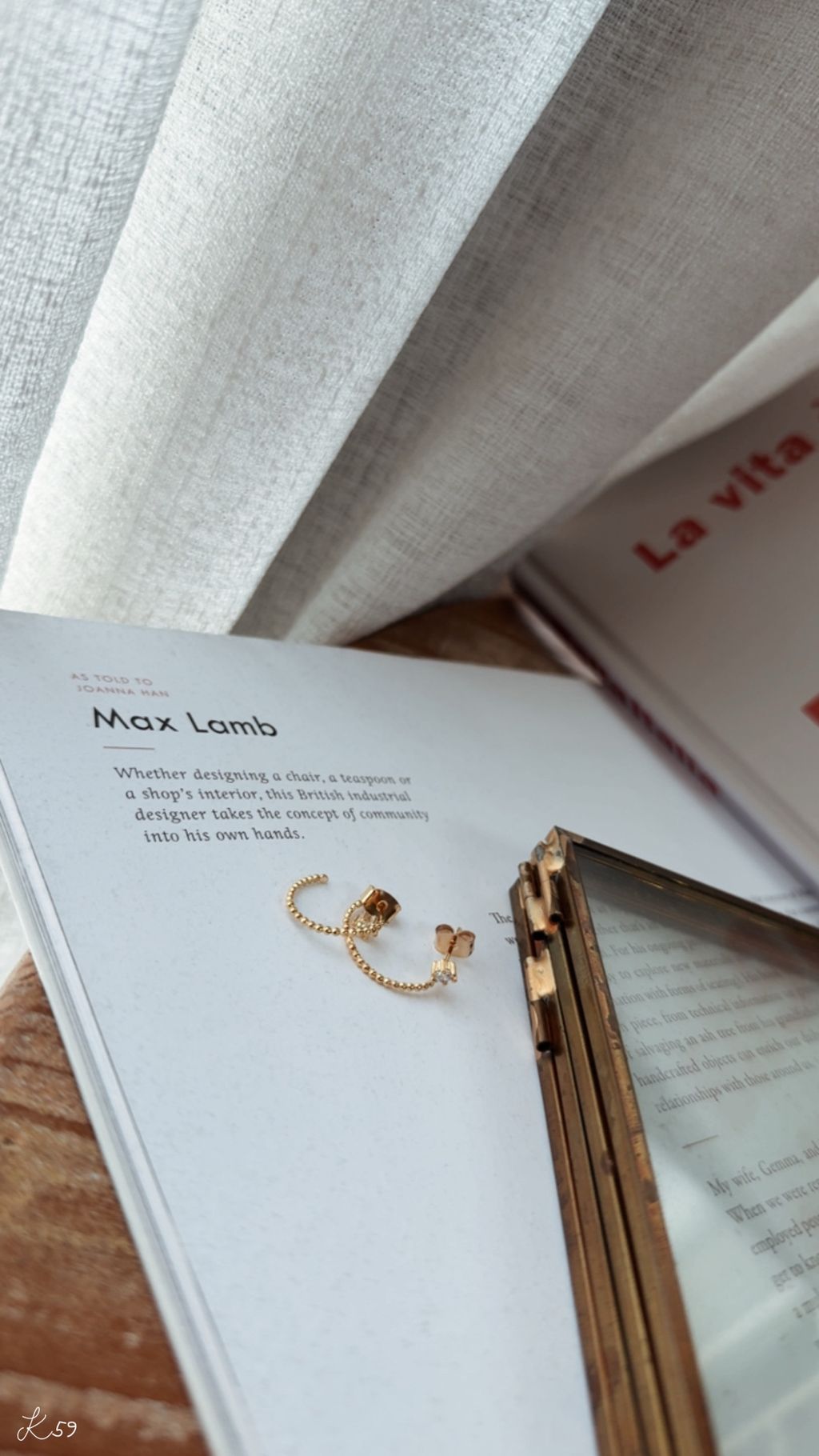 2011B787-B4E3-4380-A5A9-C205BB6B21C7