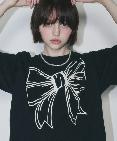 RONRON ♥ EMBO HEART RIBBON BASIC FIT LONG SLEEVE RONRON EMBO HEART RIBBON BASIC FIT LONG SLEEVE WHITE