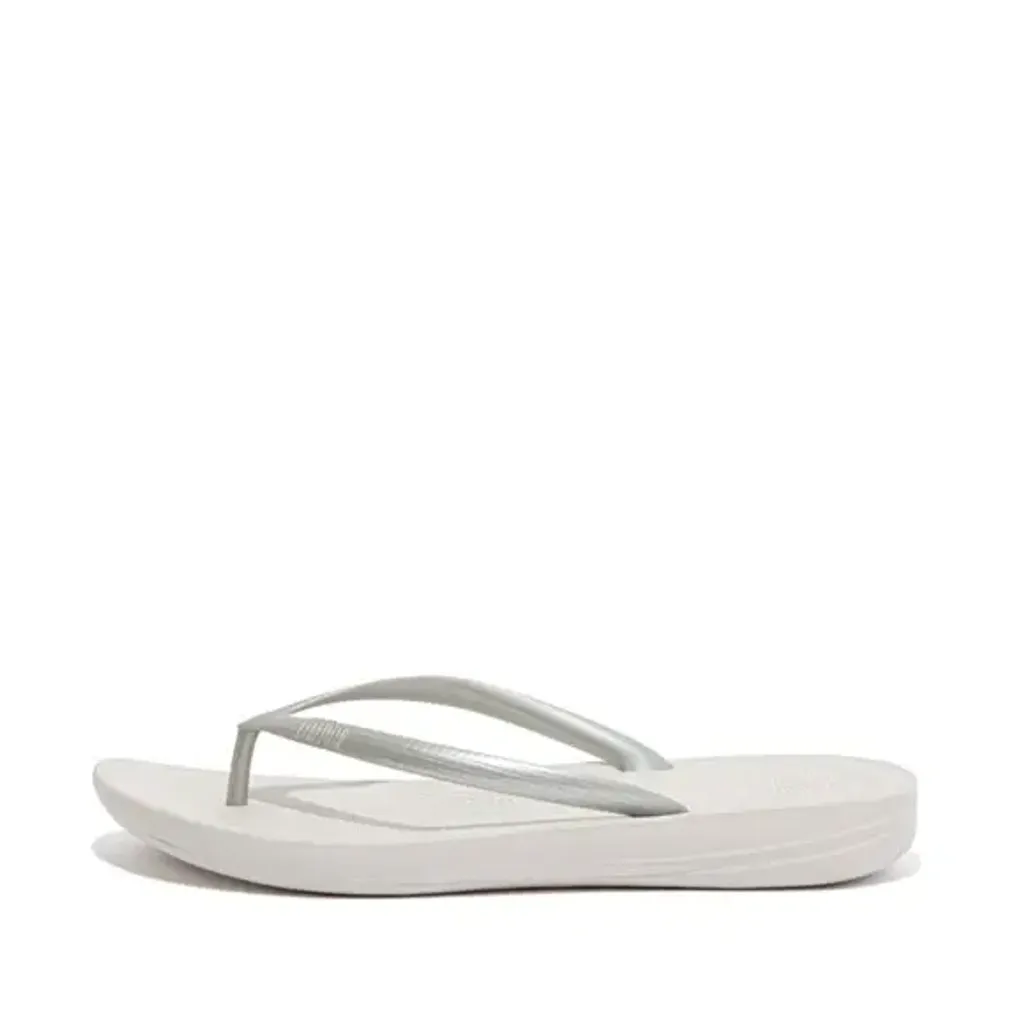 iqushion-ergonomic-flip-flops-silver_e54-011_580x