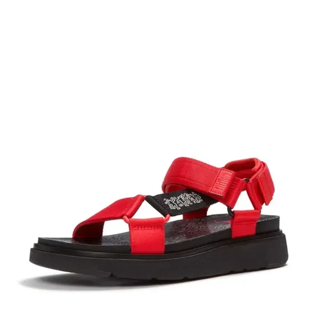 FITFLOP-X-KEITH-HARING-GEN-FF-T-BAR-SANDALS-SIGNAL-RED_AUS-E80_3_bc0476aa-d591-4d50-8480-d1de0e8c371e_580x