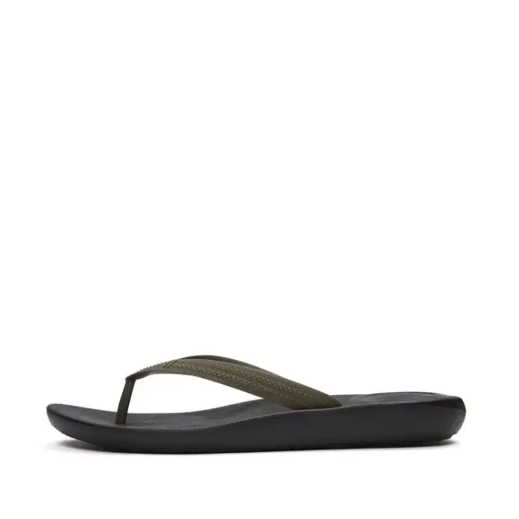 IQUSHION-MENS-TEXTURED-STRAP-FLIP-FLOPS-DEEP-OLIVE-BLACK_A6Q-B62_580x