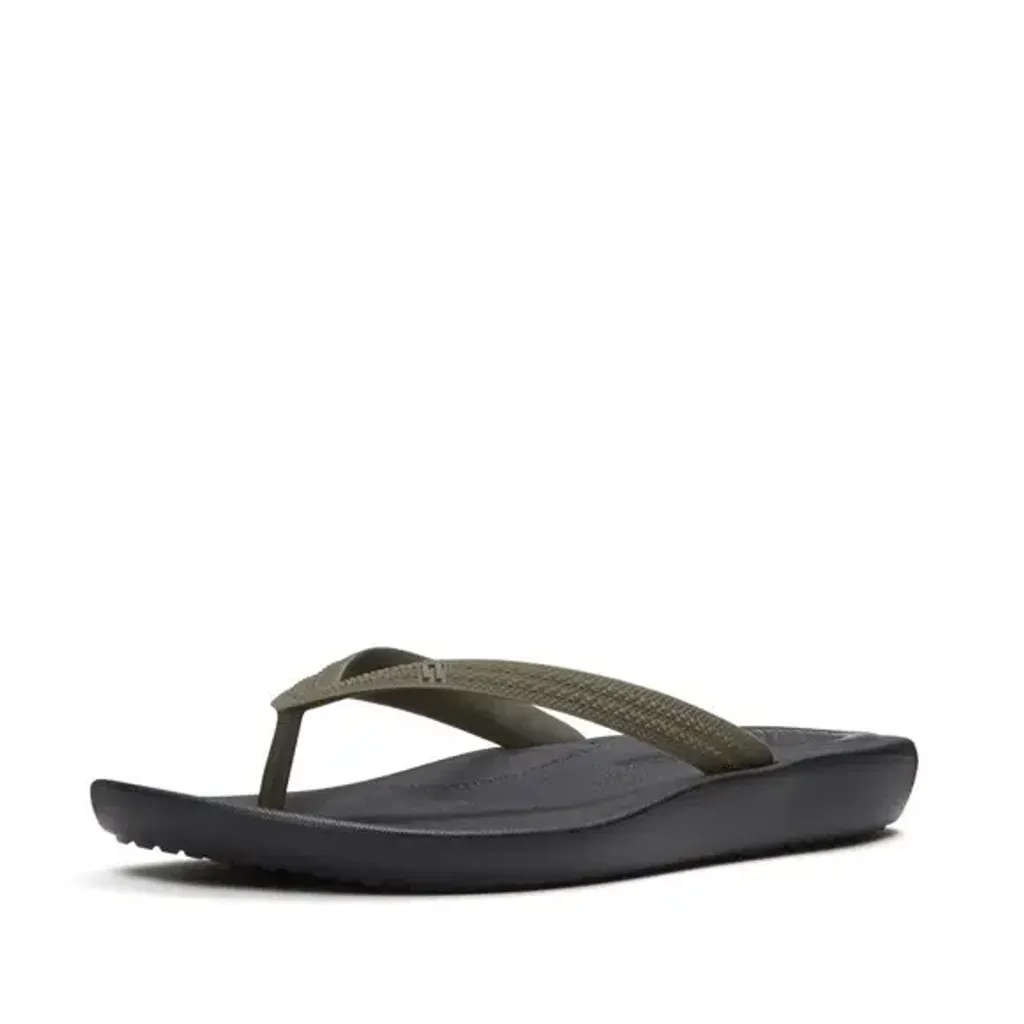 IQUSHION-MENS-TEXTURED-STRAP-FLIP-FLOPS-DEEP-OLIVE-BLACK_A6Q-B62_3_580x