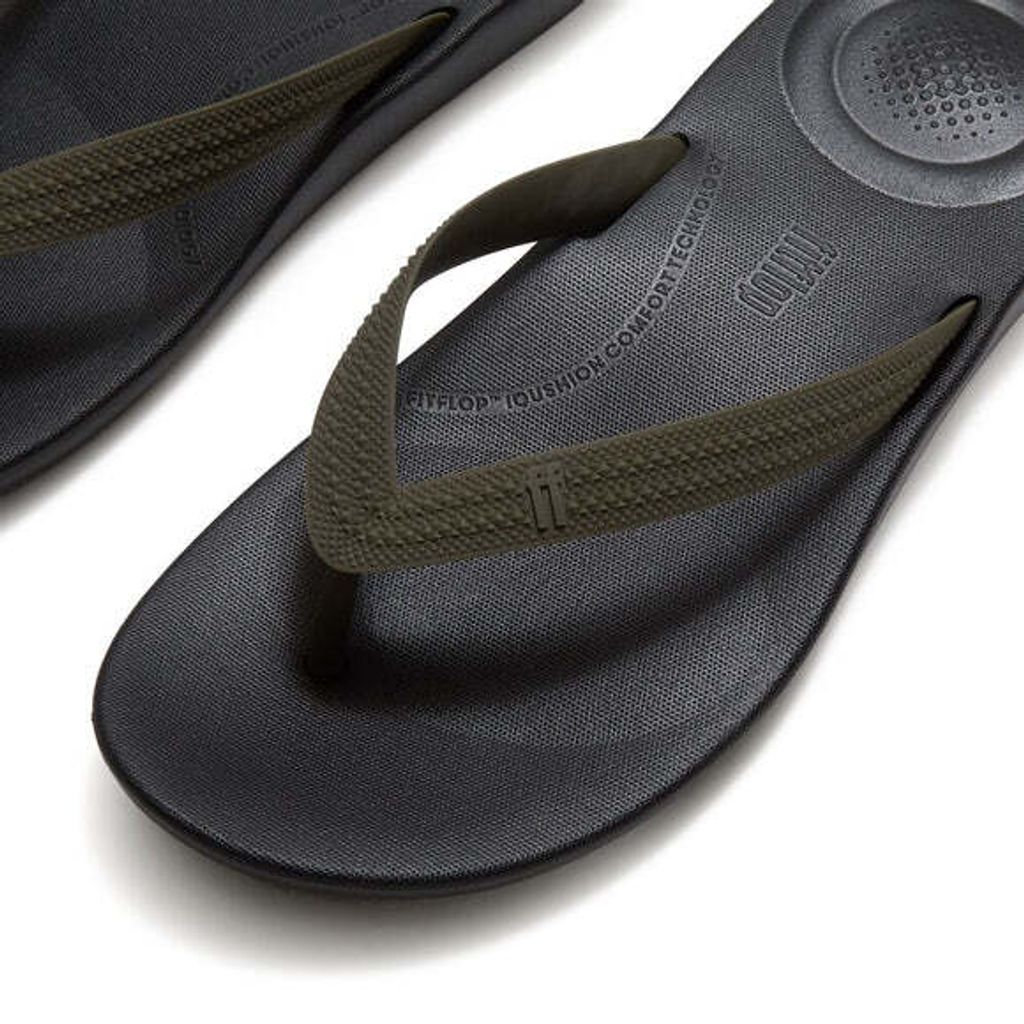 IQUSHION-MENS-TEXTURED-STRAP-FLIP-FLOPS-DEEP-OLIVE-BLACK_A6Q-B62_2_580x