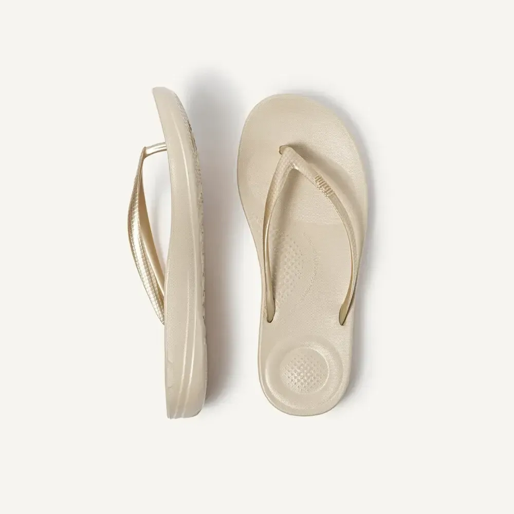 iqushion-gold_e54-010_stylised-5_1024x