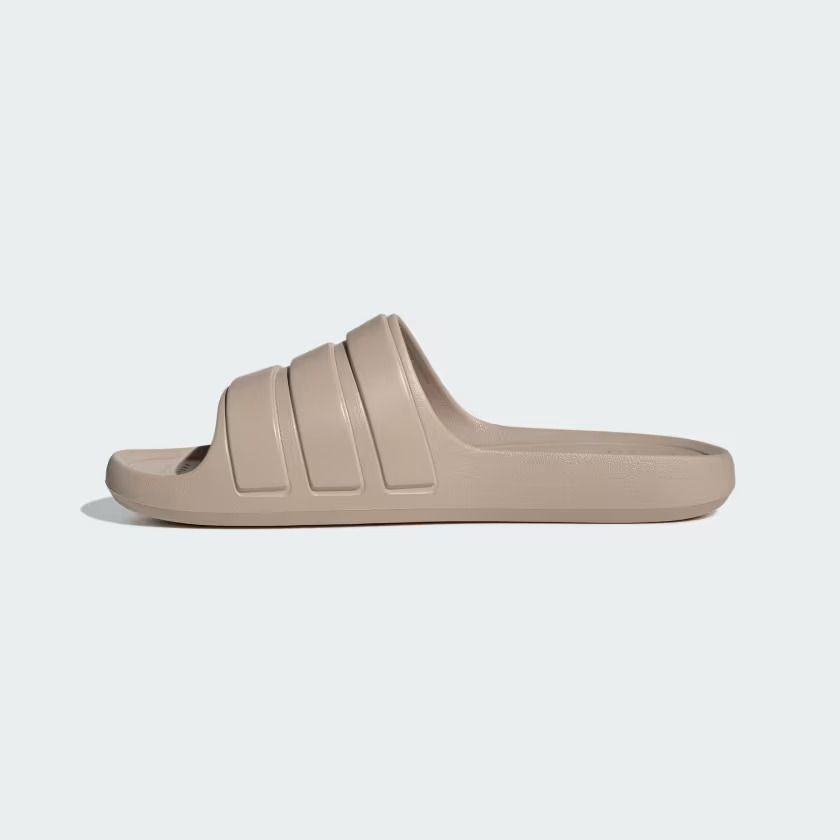 Adilette_Flow_Slides_Brown_IG6859_06_standard (1)