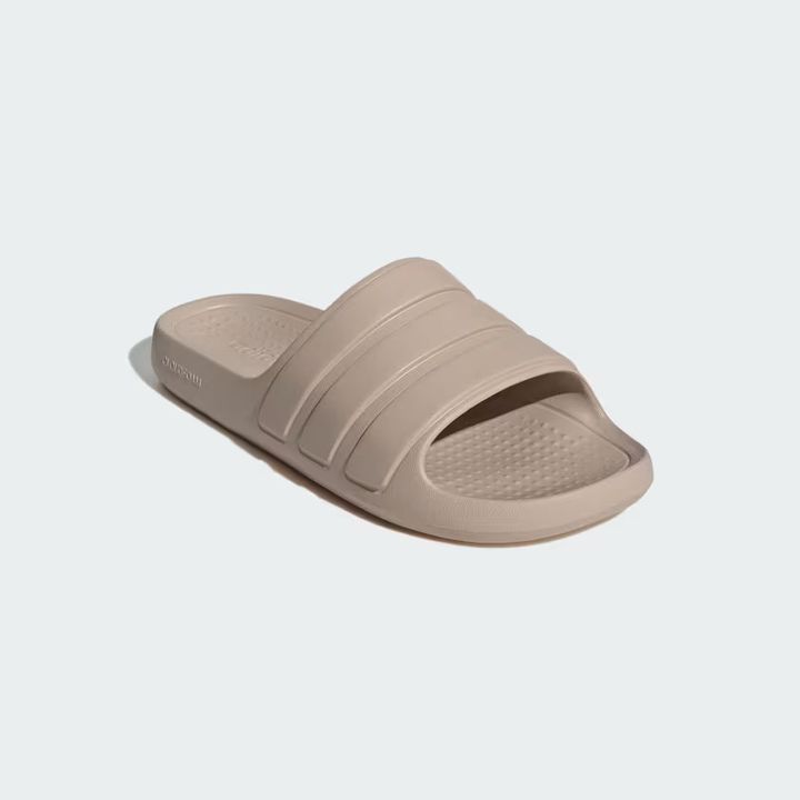 Adilette_Flow_Slides_Brown_IG6859_04_standard (1)