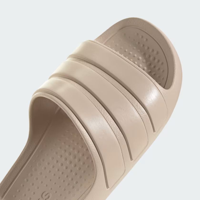 Adilette_Flow_Slides_Brown_IG6859_41_detail (1)