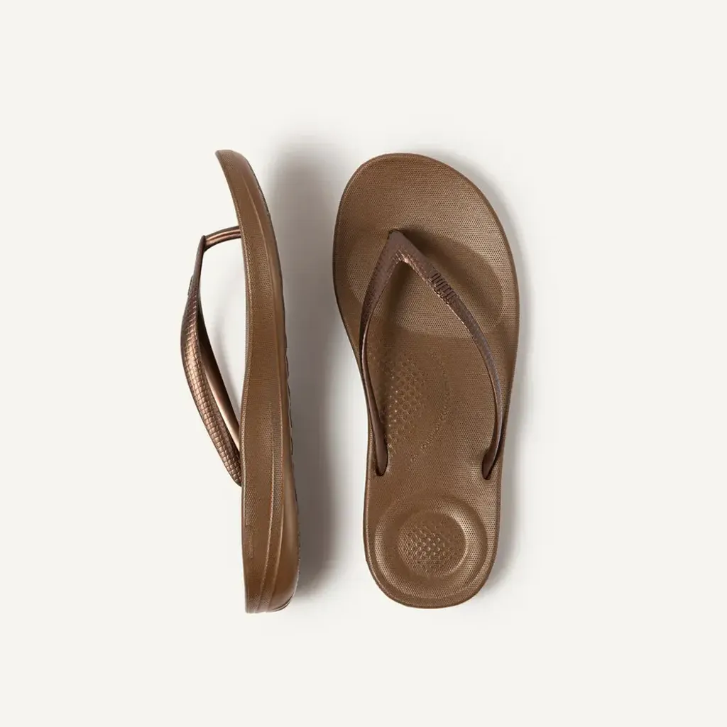 iqushion-bronze_e54-012_stylised-4_1024x