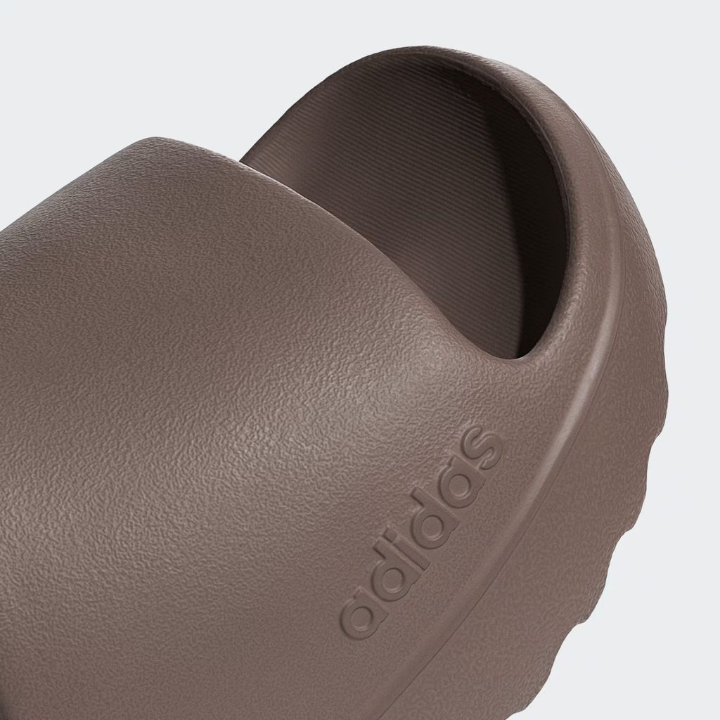 Adilette_Lumia_Slides_Brown_JQ0790_41_detail_11zon