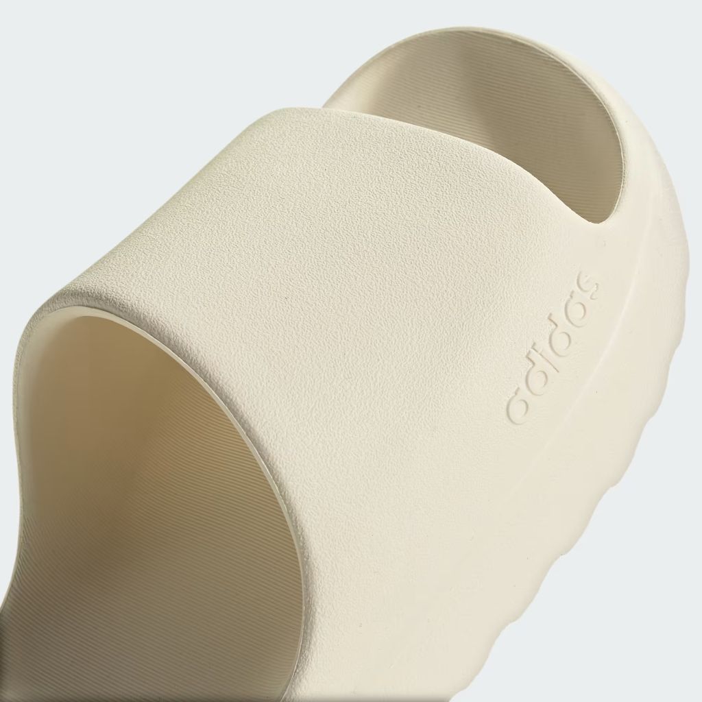 Adilette_Lumia_Slides_White_JP9578_41_detail_11zon