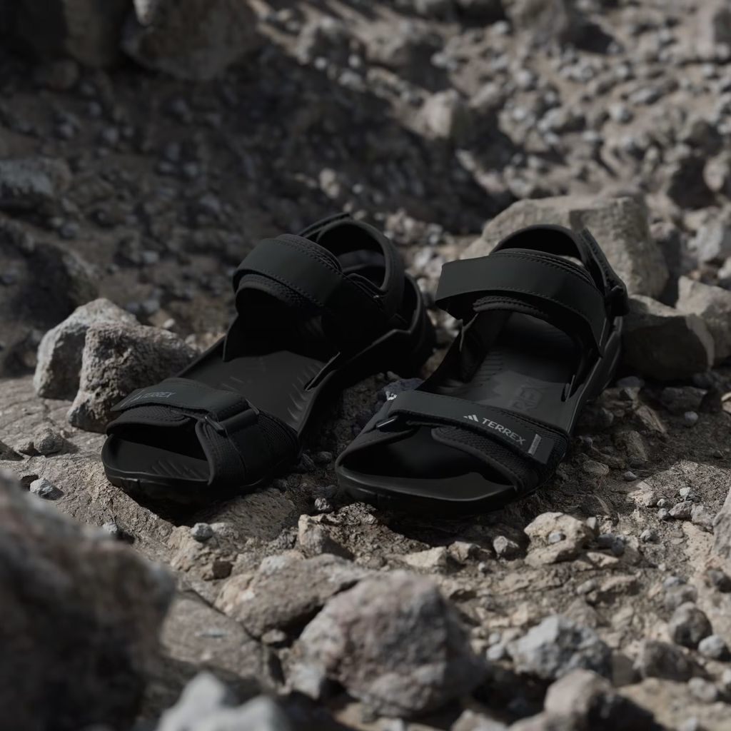 Terrex_Hydroterra_Sandals_Black_JQ2231_HM5