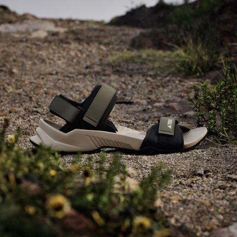 Terrex_Hydroterra_Sandals_Green_JQ2236_HM3_hover