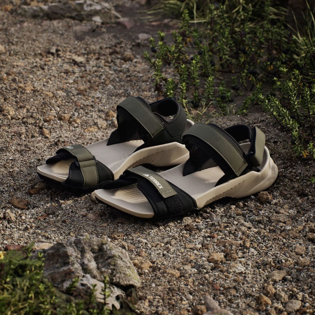 Terrex_Hydroterra_Sandals_Green_JQ2236_HM5