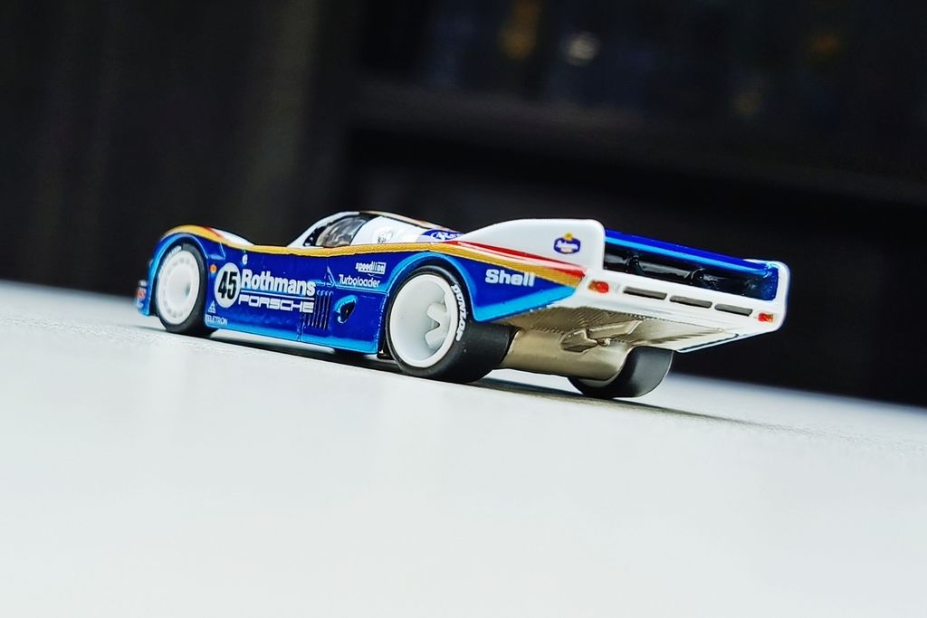 Picsart_25-11-01_13-00-30-688