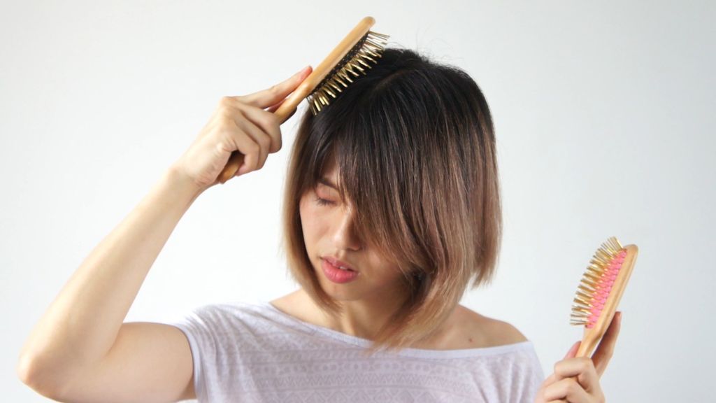 Use Hair Comb & Brush to Massaging Your Scalp May Reduce Your Age About 10 Years