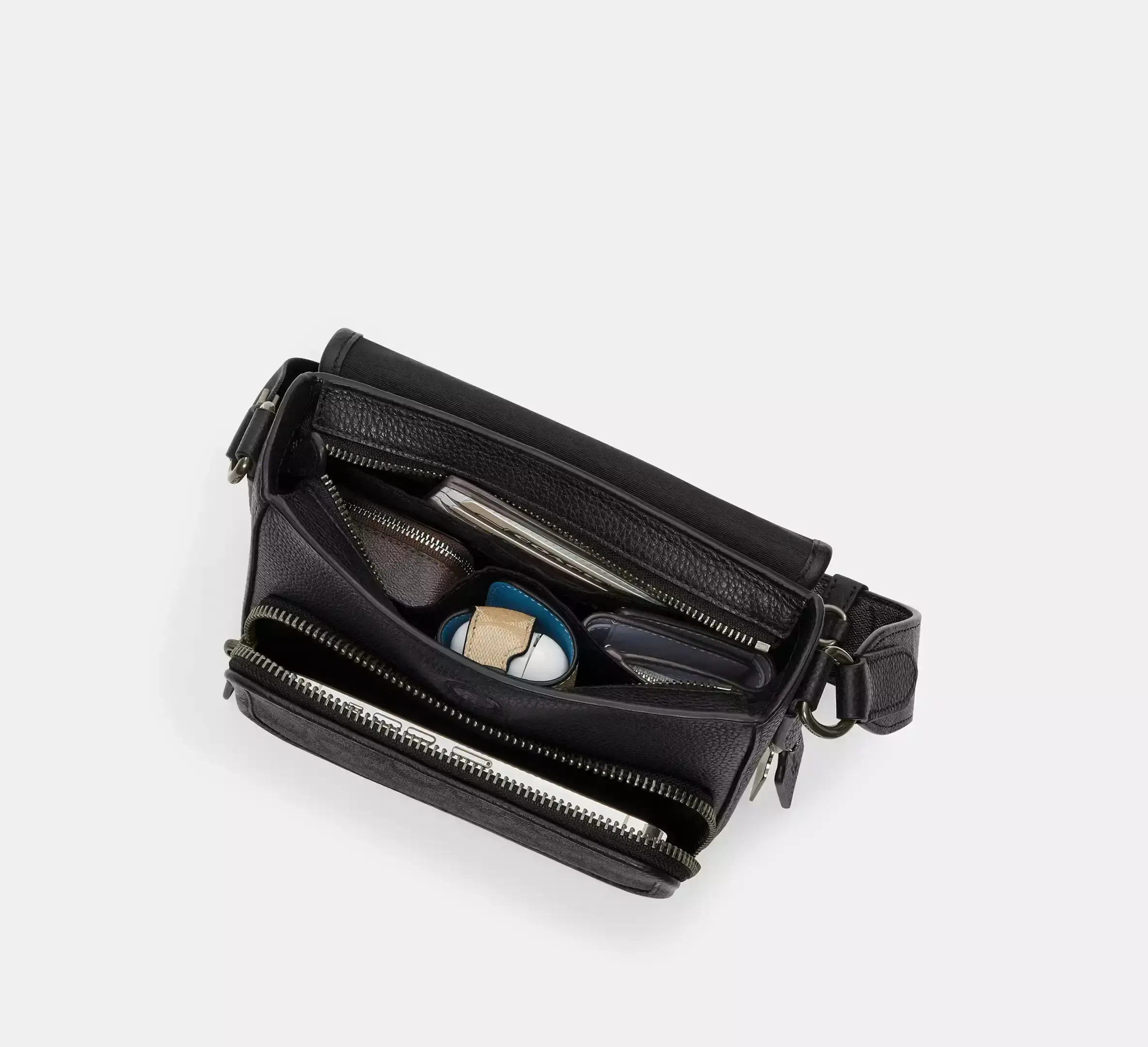 SullivanFlapCrossbodyPropFamily_a6