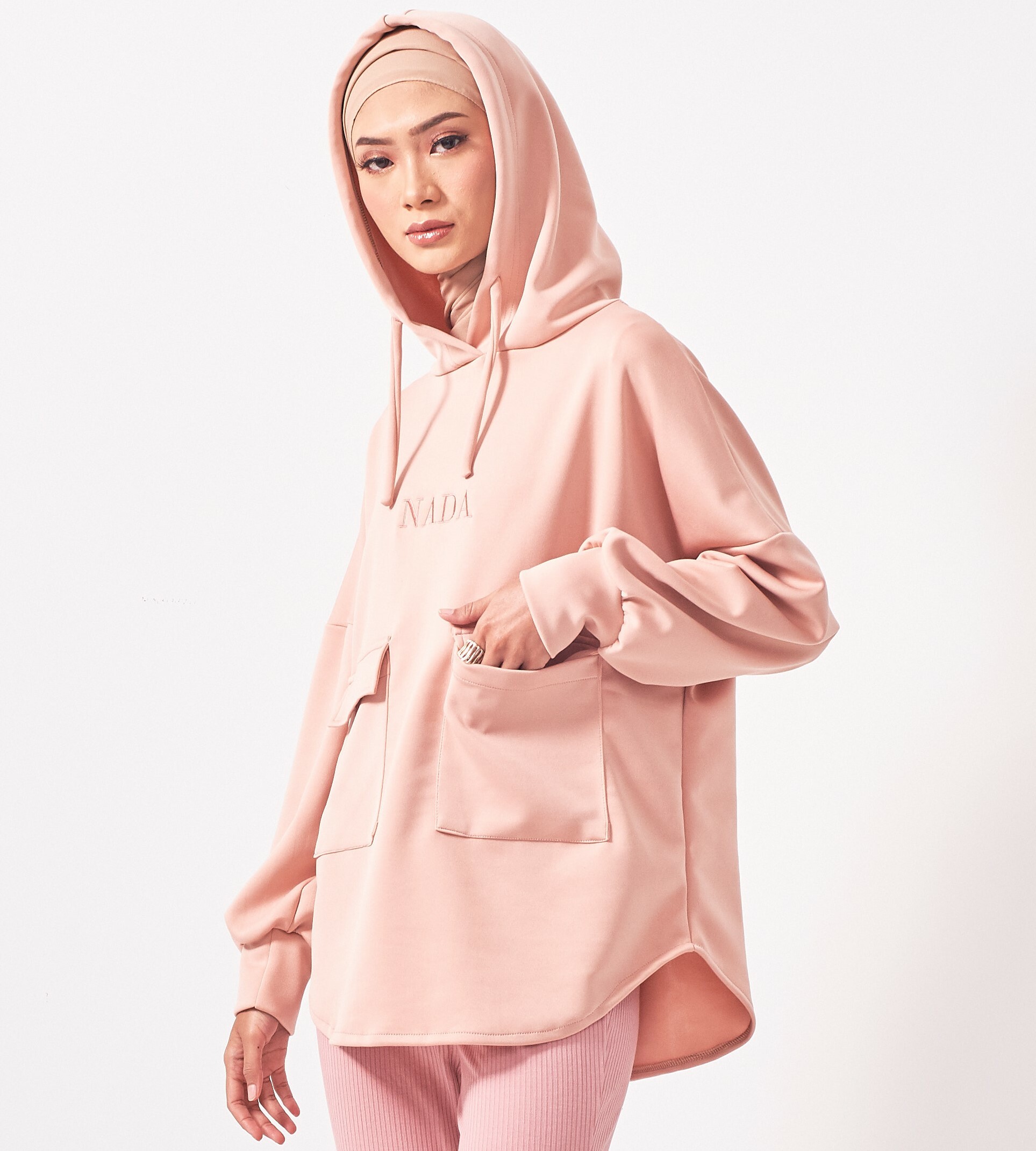 090222 - Nada Identity 184.jpg