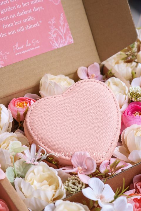 fleurdesri-pinkbox-4.jpg