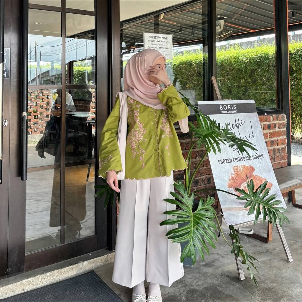 photo_6181416765083028562_y