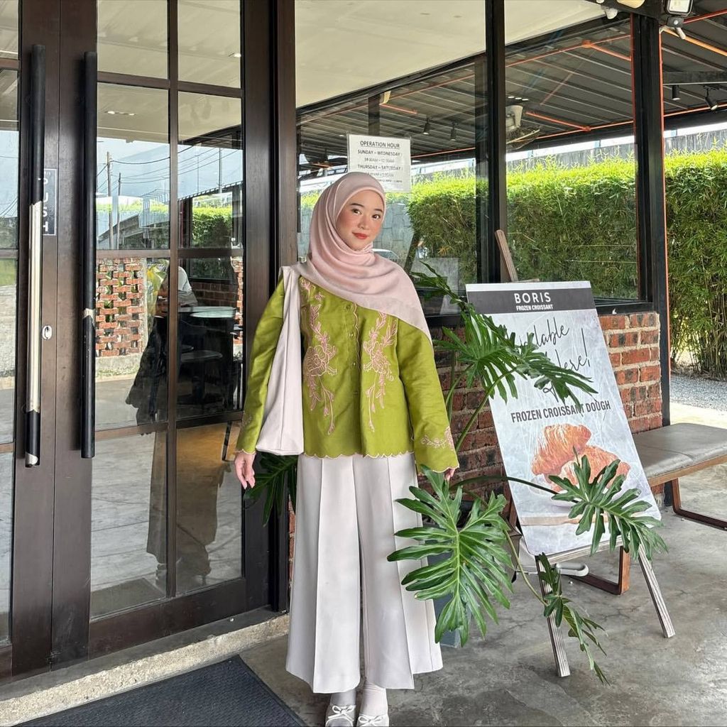 photo_6181416765083028561_y