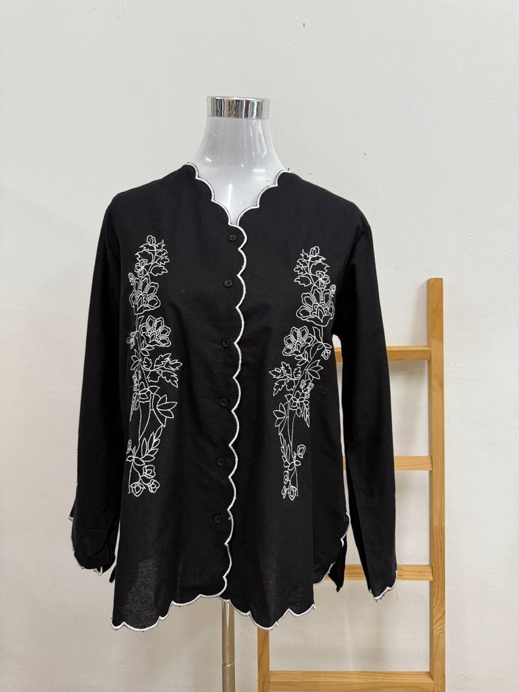 photo_6077982132845350555_y